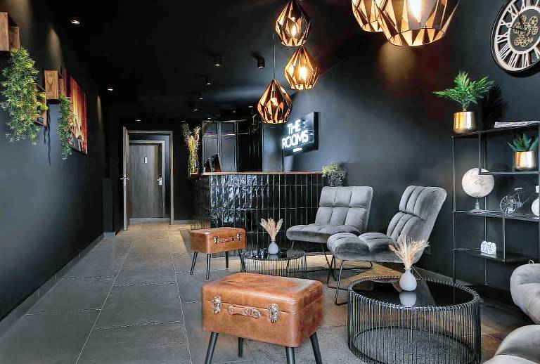 THE ROOMS - Hotel & House in Eschborn