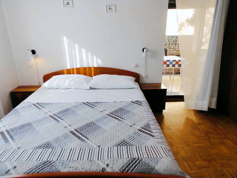 Holiday apartment with garden & patio in Medulin