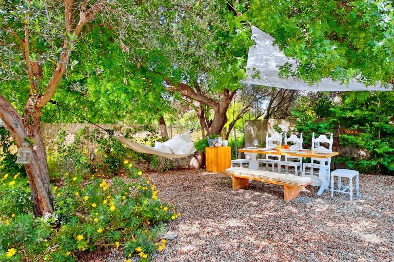Villa with yard, grill & private pool — photo 3