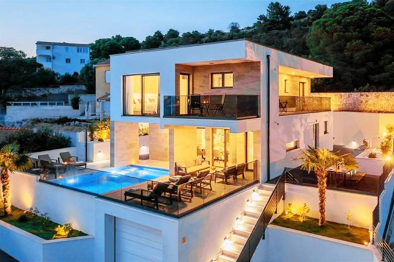 Villa with pool, sauna & grill — photo 2