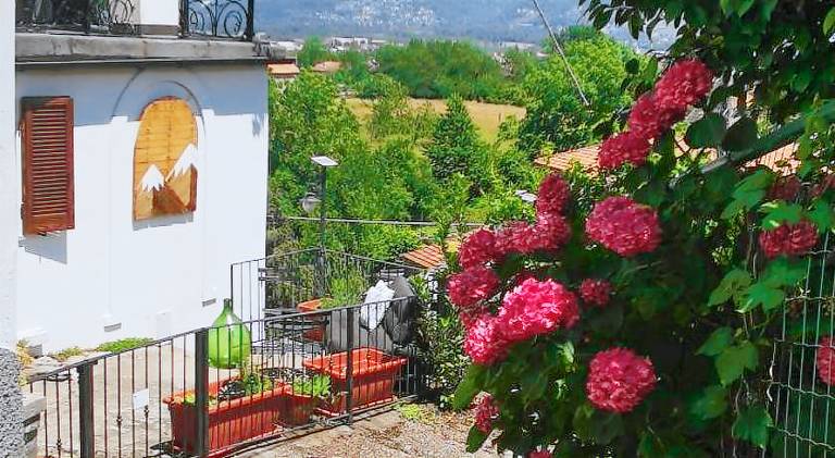 Beautiful lodge with yard & patio | Pets allowed in Domodossola