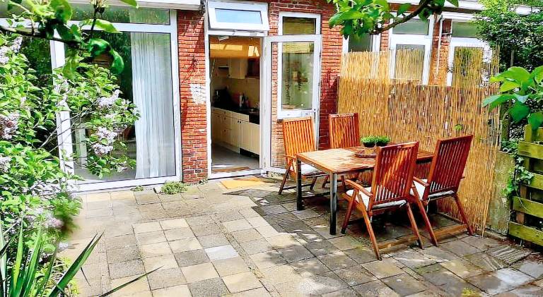 Rental apartment with patio & garden — photo 5