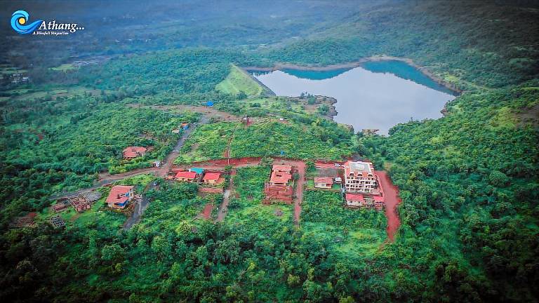 Serviced apartment with terrace, pool & BBQ in Shrivardhan
