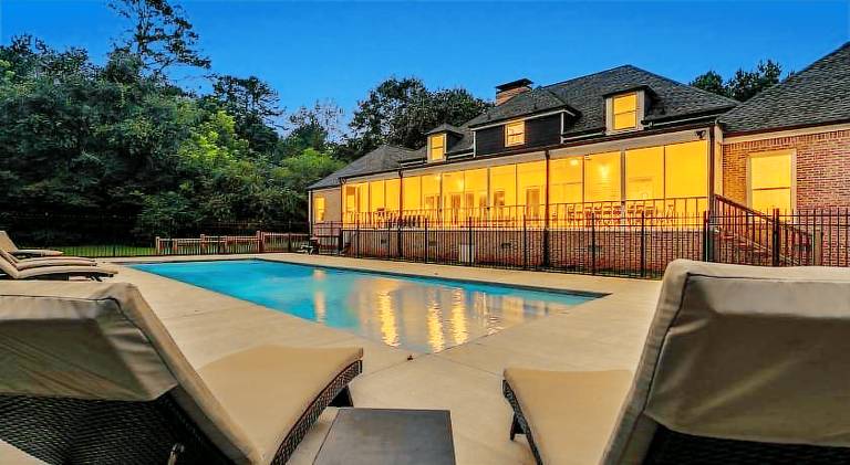 Villa with pool — photo 5