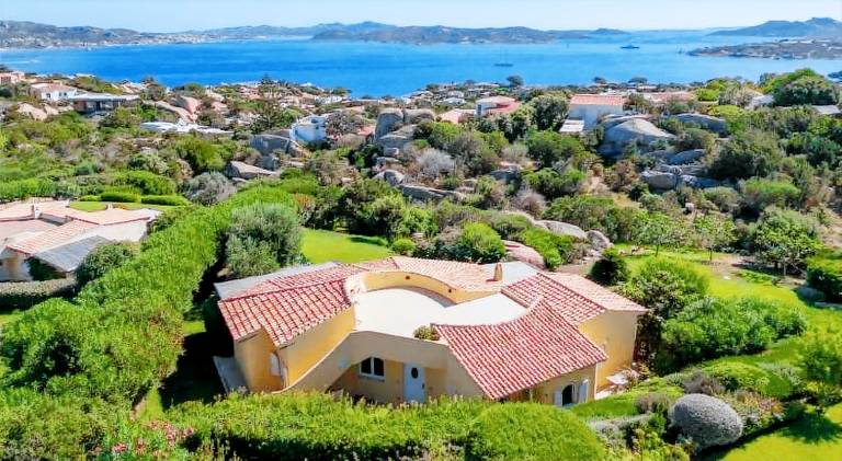 Villa with 2 rooms for 6 persons in Palau