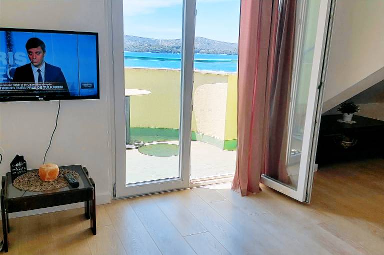 Ferienwohnung in Žaborić mit Meerblick, Balkon, Klimaanlage, W-LAN (5177-3) — photo 2