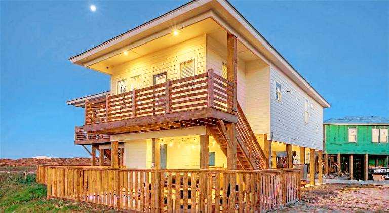 Vacation home with pool & grill in Port Aransas, TX