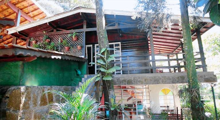 Vacation home with jacuzzi & pool | Pet-friendly — photo 3