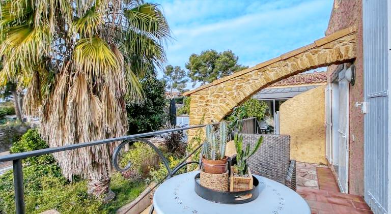 Rental apartment with terrace, heated pool & grill — photo 5