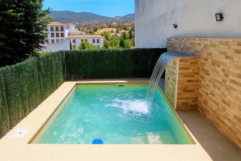 Family-friendly vacation home with fast internet, private pool & terrace | Mountain view | Pet-friendly in Ronda