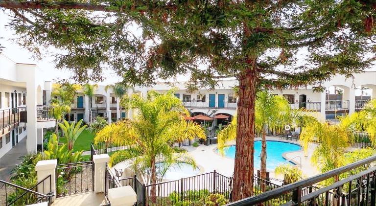 Oxford Suites Pismo Beach — photo 4