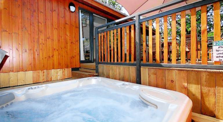 Balquhidder Braes Holiday Park Lodges, mostly with Hot Tubs and pet friendly, EV facilities — photo 4