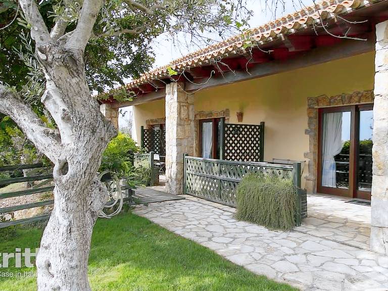 House with patio, garden & grill — photo 2