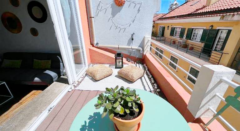 Holiday apartment with patio & heated pool — photo 4