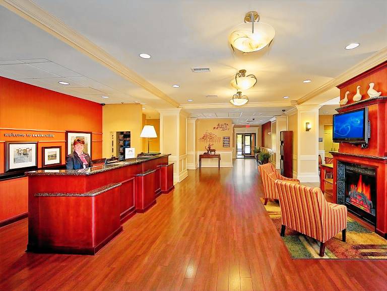 Hampton Inn & Suites Sevierville @ Stadium Drive — photo 3