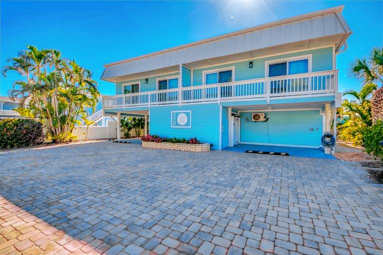 Sand Dollar 2: Canalfront & Pet Friendly with Pool by the Beach! — photo 4