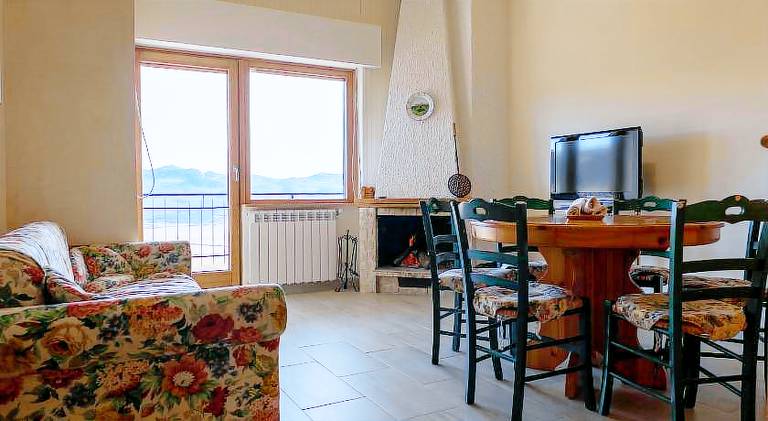 Rental apartment with 2 rooms for 4 persons — photo 3