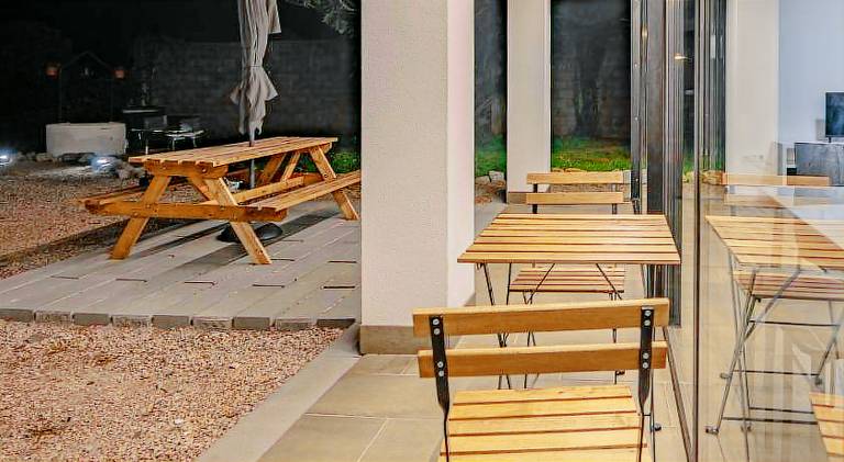 House with patio, garden & barbecue — photo 5