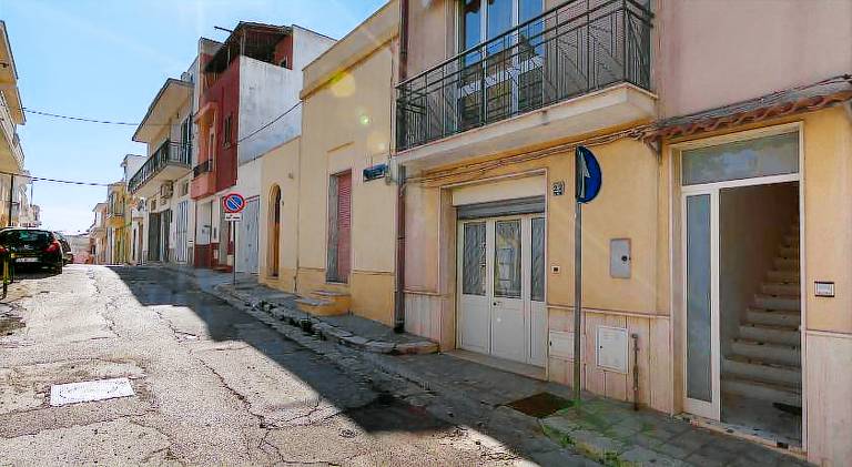 Rental apartment with terrace — photo 2