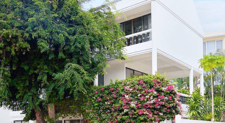 Beautiful house with pool, terrace & jacuzzi | Next to the beach | Perfect for remote work | Pets are welcome — photo 4