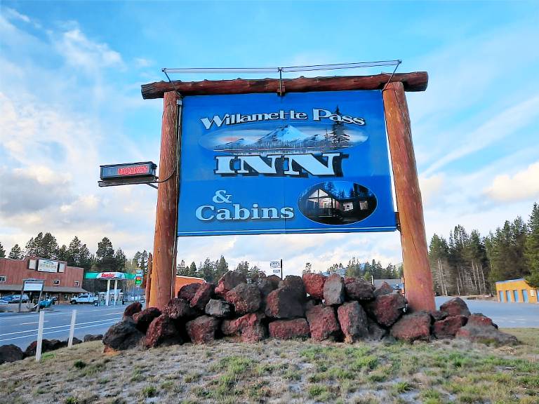 Willamette Pass Inn in Crescent, OR