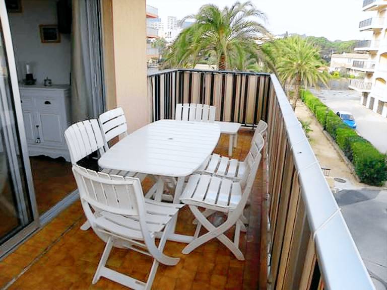 Rental apartment with pool — photo 2