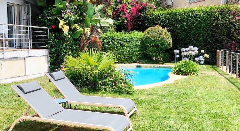 Villa with pool, barbecue & patio — photo 5