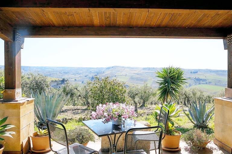 Wonderful farm with pool, barbeque & patio | Pet-friendly — photo 4