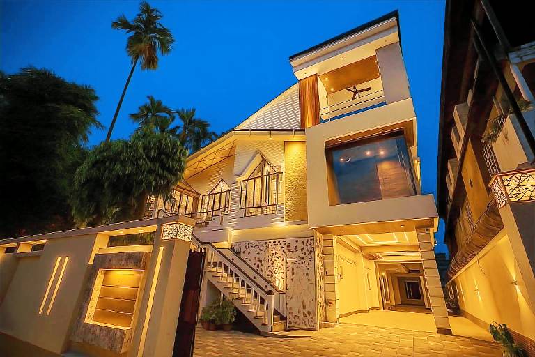 Serviced apartment  Six Mile