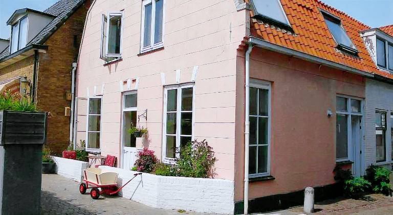 Apartment with patio in Zandvoort