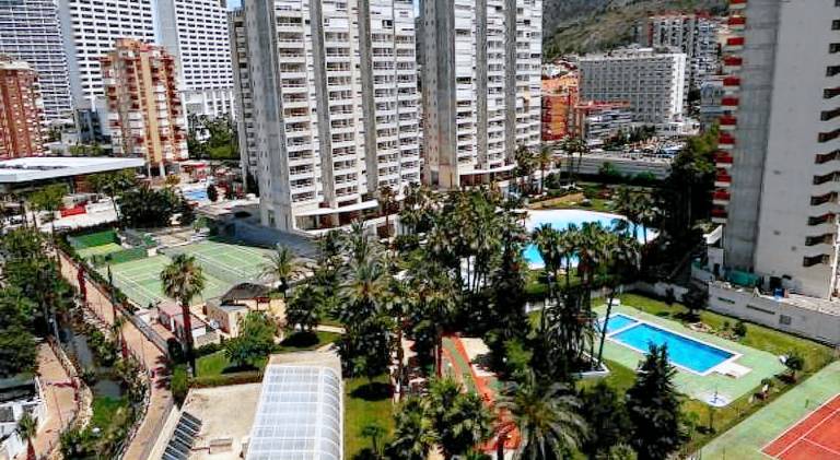 Apartment with sauna, jacuzzi & private pool in Benidorm
