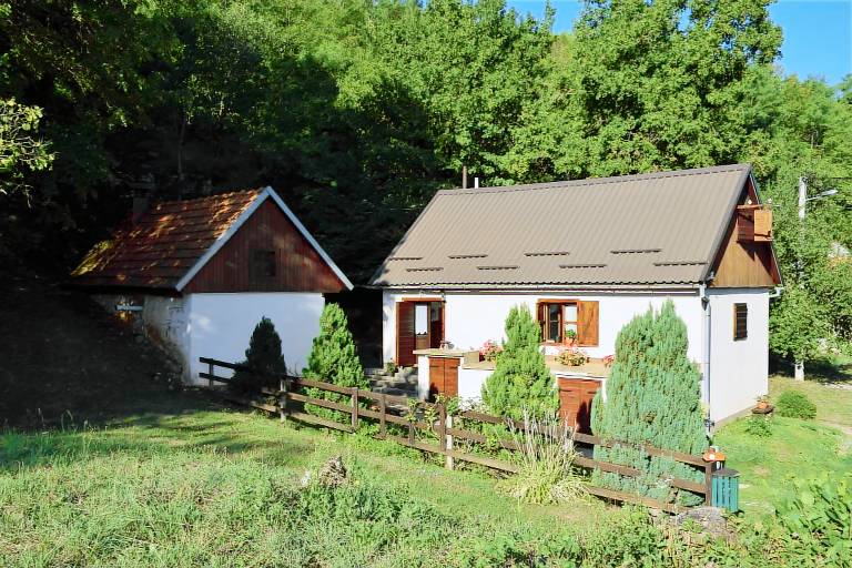 Cosy Chalet in Gospić with Jacuzzi and Mountain View — photo 4