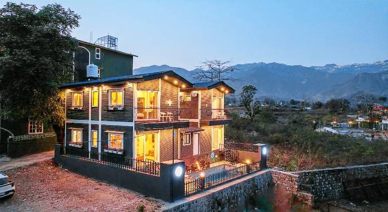 300 m&sup2; Villa