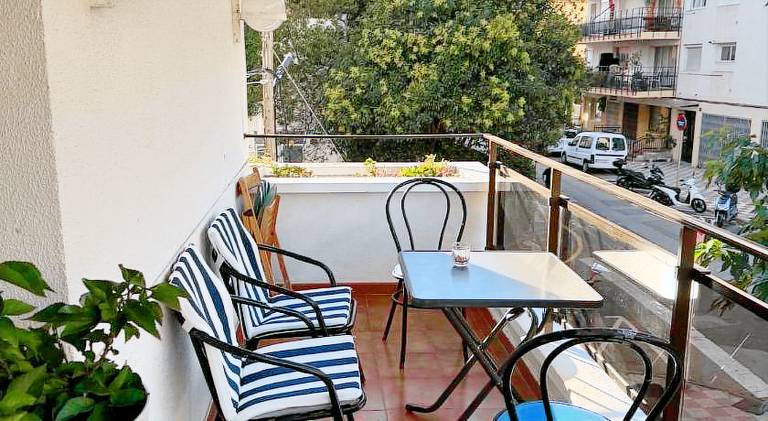 Apartment with private pool & patio — photo 4