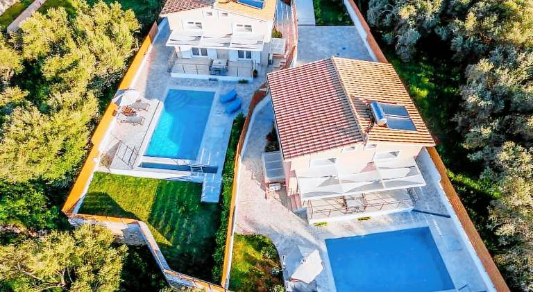 Villa with terrace, yard & private pool | Pet-friendly in Lefkada