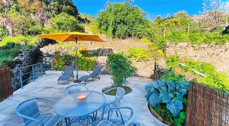 House with yard & terrace | Pet-friendly — photo 4
