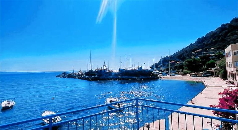 TheReal Beachfront House BoniLu Croacia in Podstrana
