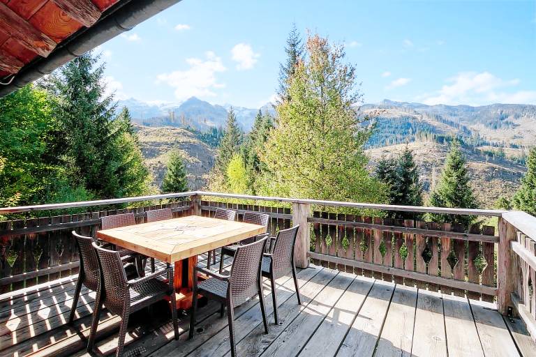 Pleasant chalet with sauna, terrace & yard | Mountain view | Dogs allowed — photo 2