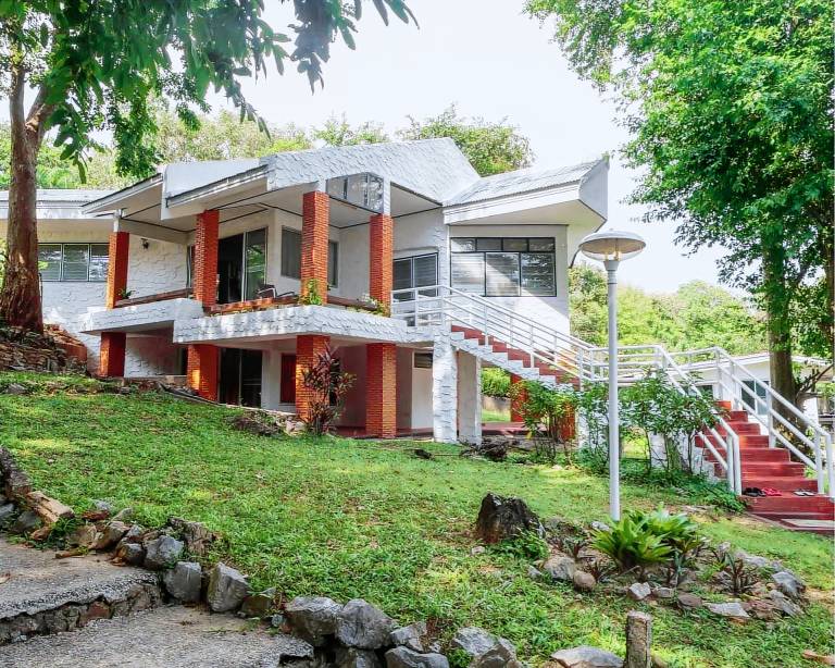 Family House With Private Beach Quite & Peaceful in Rayong