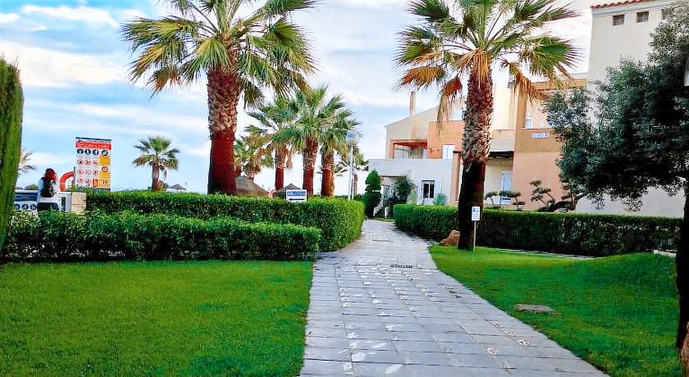 Rental apartment with pool & hot tub — photo 5