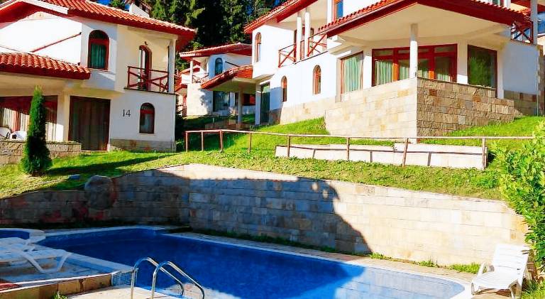 Beautiful villa with pool & hot tub | Pets are welcome — photo 4