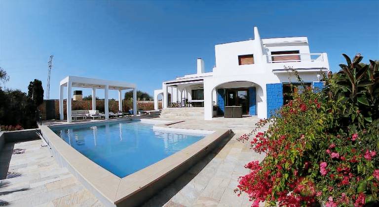 Villa with pool in Nijar