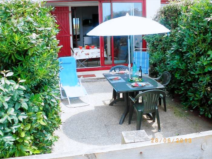 Children-friendly rental apartment with terrace, yard & pool | City view | Next to the beach | Pet-friendly — photo 3