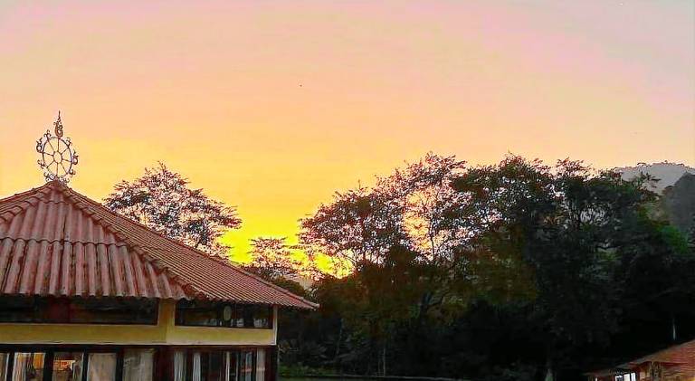 Lodge with BBQ, yard & pool | Suitable for remote work — photo 4