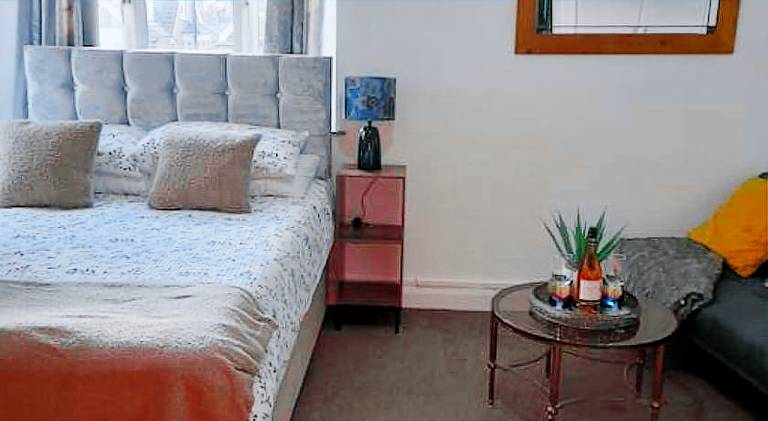 Holiday apartment with 1 room for 3 persons in Southampton