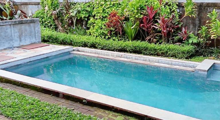 Villa with pool — photo 5