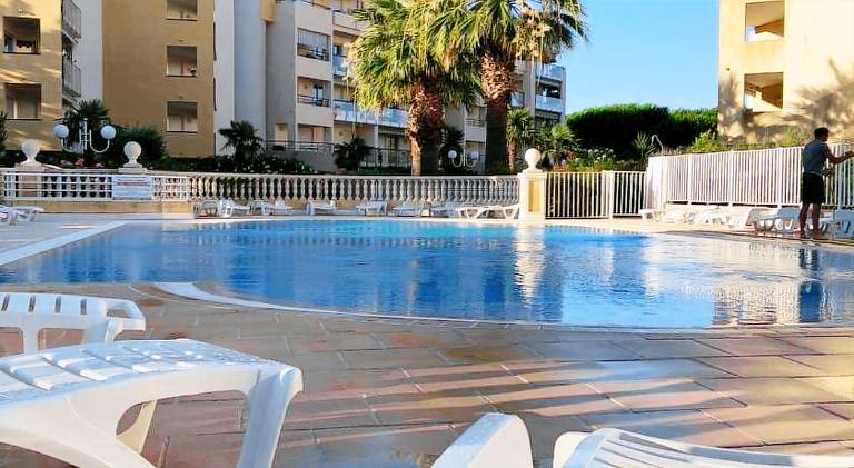 Front beach Luxury near Nice airport in Cagnes-sur-Mer