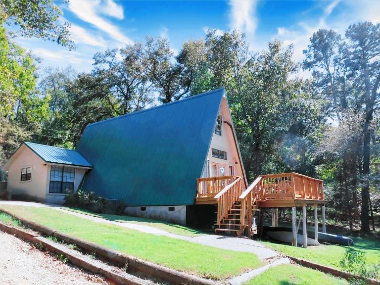 Cabin  Avinger