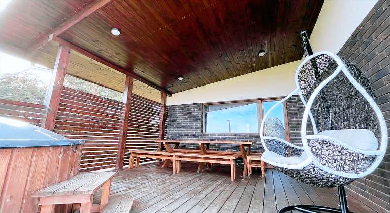 Villa with jacuzzi — photo 4
