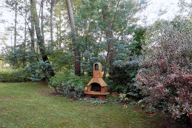Vacation home with terrace & yard — photo 3